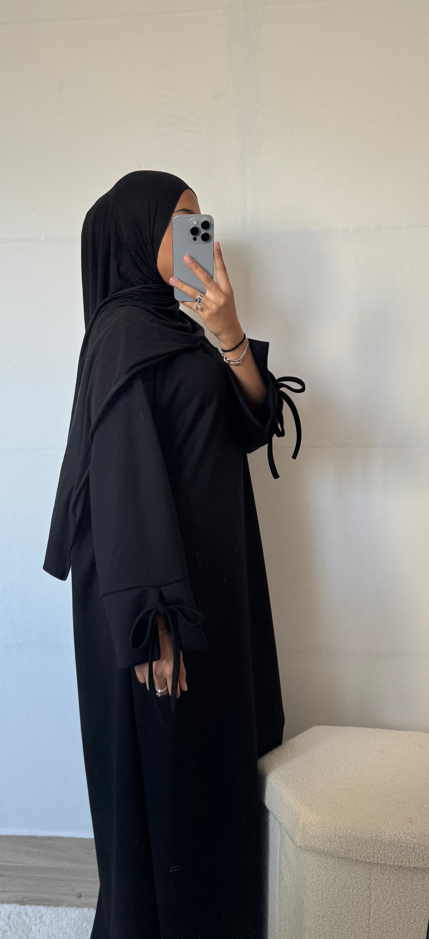 Abaya détails noeuds manches